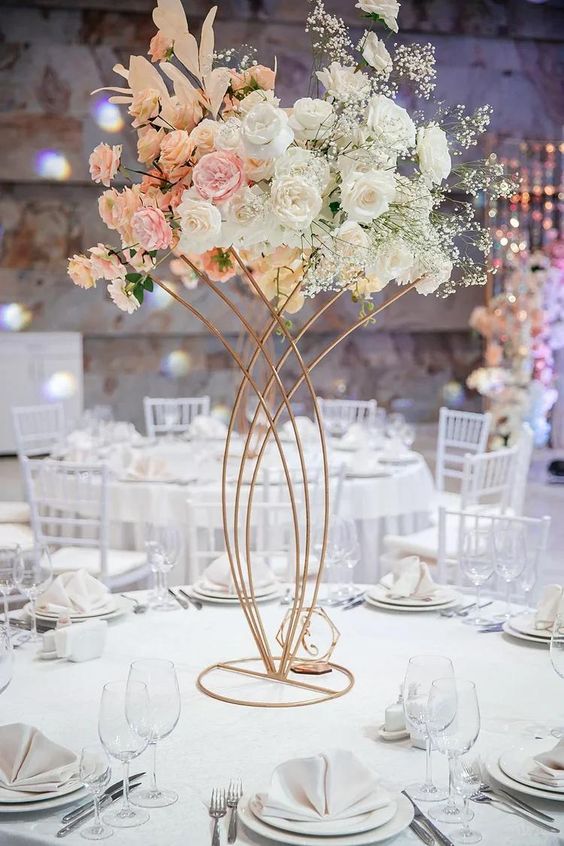 Gold Mermaid-Shaped Table Floral Stand