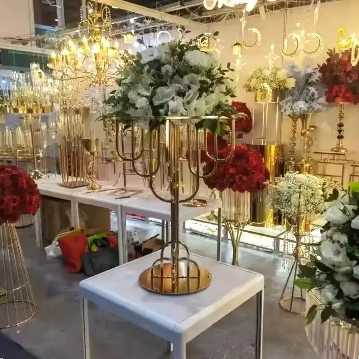 32" Gold Round Metal Flower Stand 